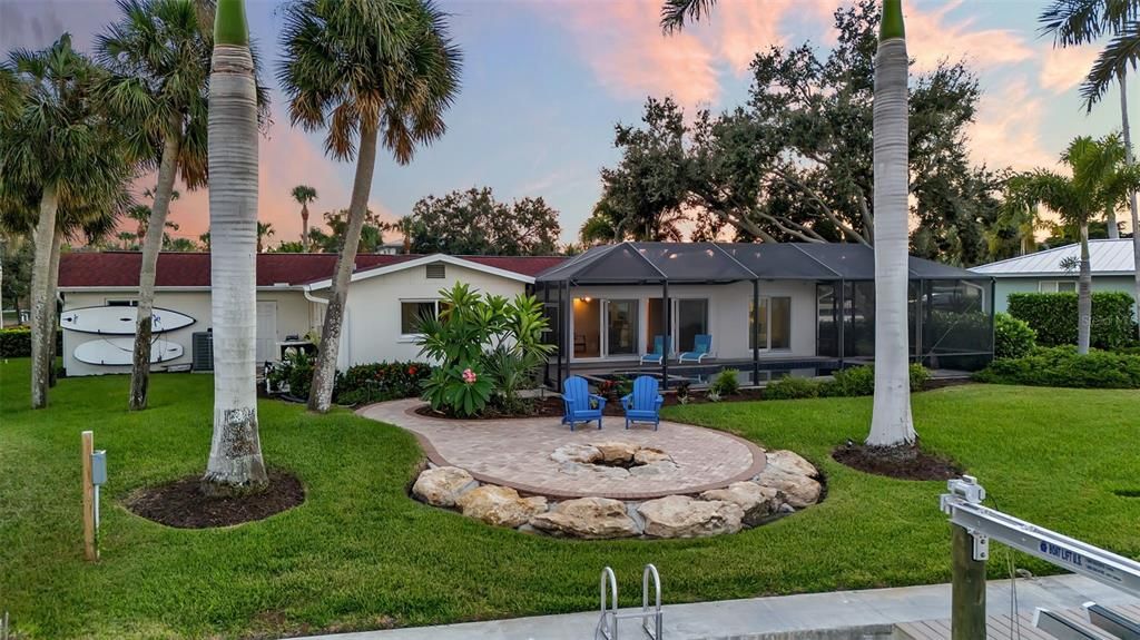 For Sale: $2,750,000 (4 beds, 2 baths, 2212 Square Feet)