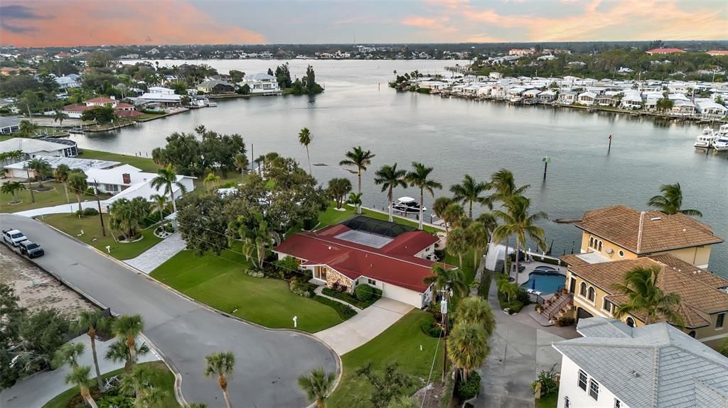 For Sale: $2,750,000 (4 beds, 2 baths, 2212 Square Feet)