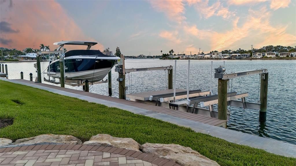 For Sale: $2,750,000 (4 beds, 2 baths, 2212 Square Feet)