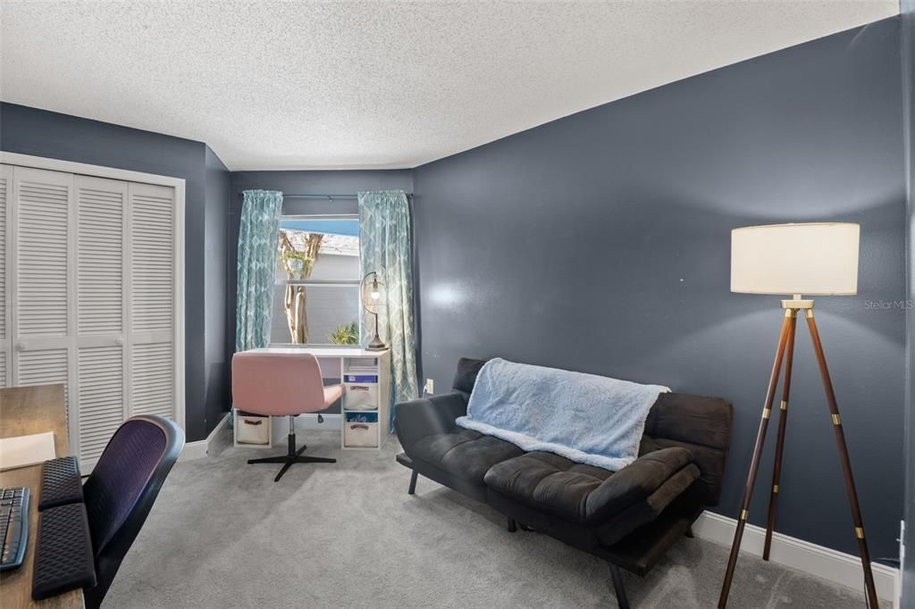 合同活跃: $245,900 (3 贝兹, 2 浴室, 1338 平方英尺)