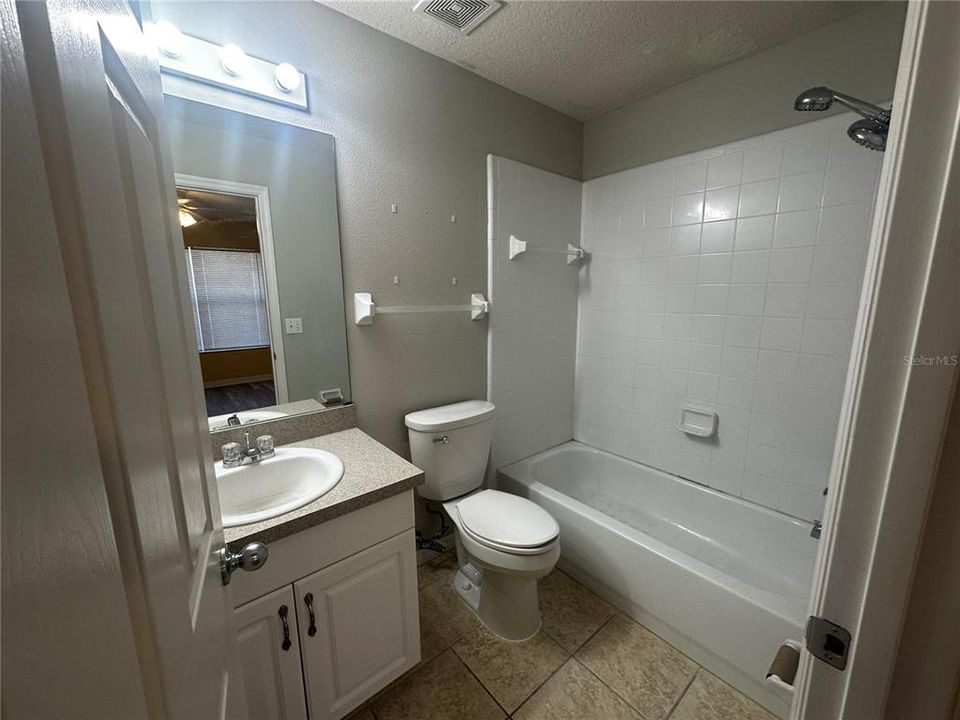 出租: $1,625 (2 贝兹, 2 浴室, 1142 平方英尺)