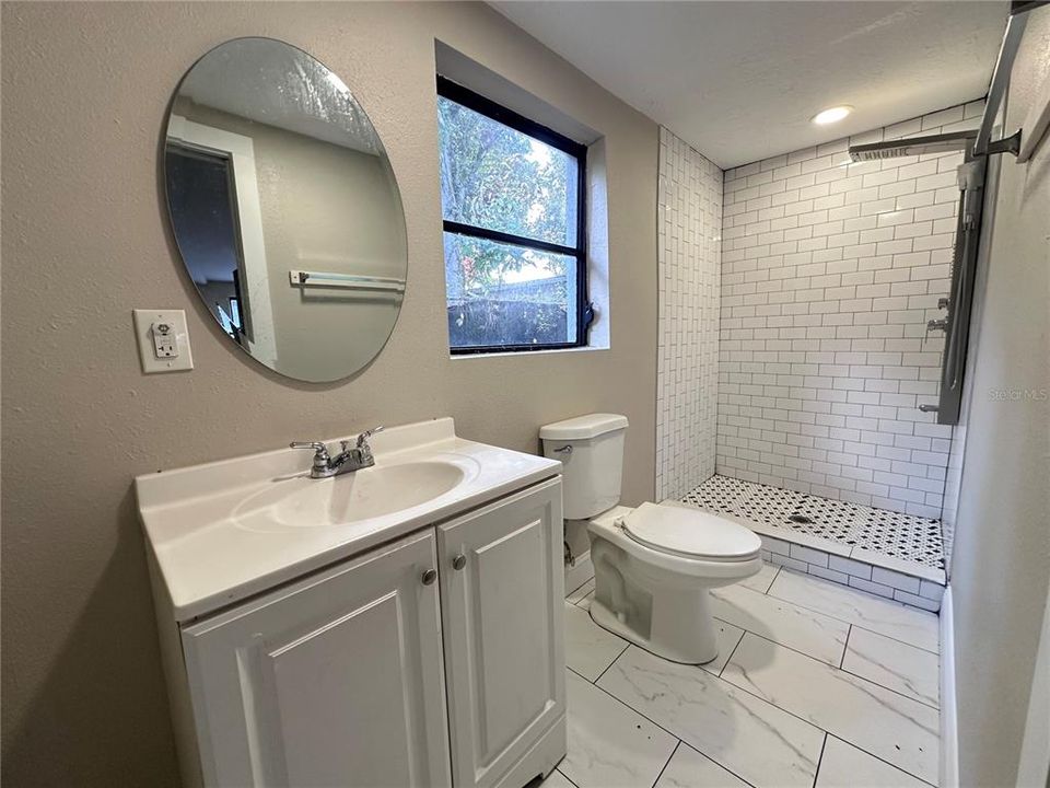 For Rent: $1,800 (2 beds, 1 baths, 576 Square Feet)