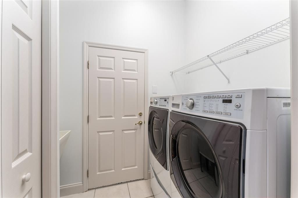 For Sale: $350,000 (3 beds, 2 baths, 2117 Square Feet)