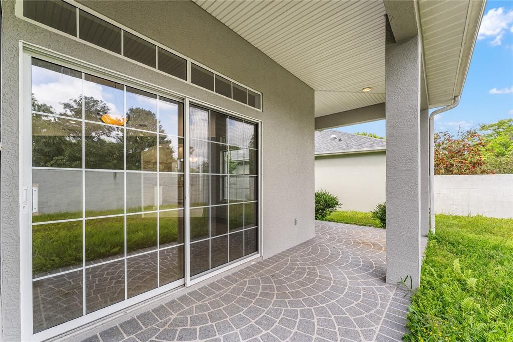 For Sale: $350,000 (3 beds, 2 baths, 2117 Square Feet)