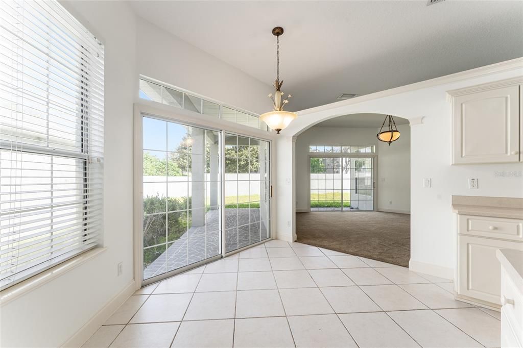 For Sale: $350,000 (3 beds, 2 baths, 2117 Square Feet)