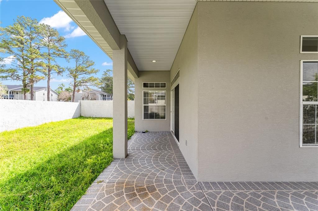 For Sale: $350,000 (3 beds, 2 baths, 2117 Square Feet)