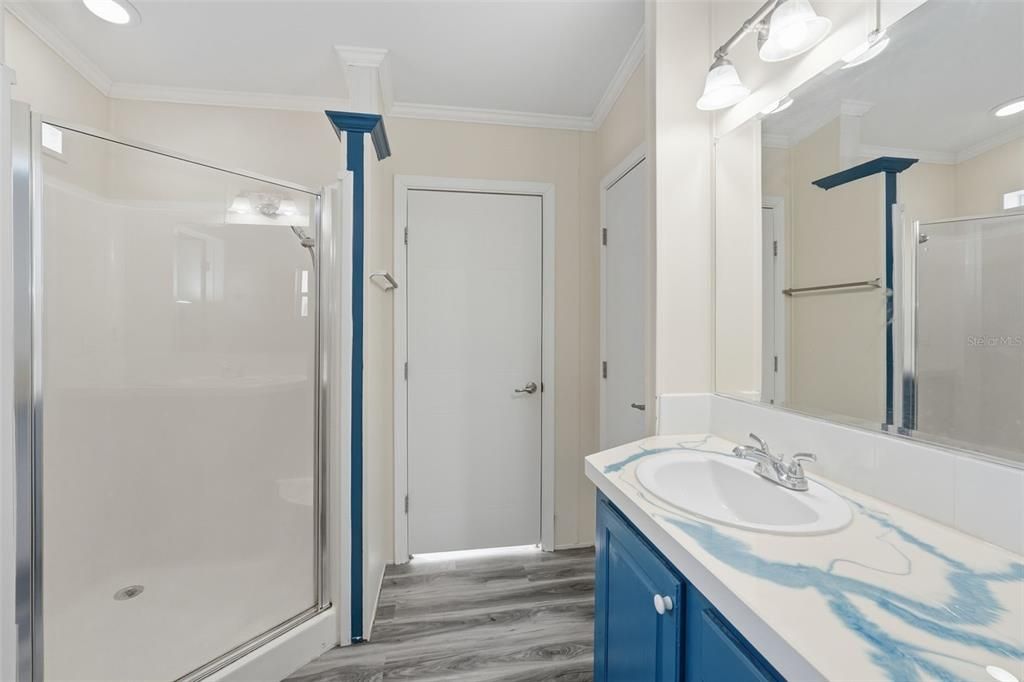 Activo con contrato: $285,000 (2 camas, 2 baños, 1404 Pies cuadrados)