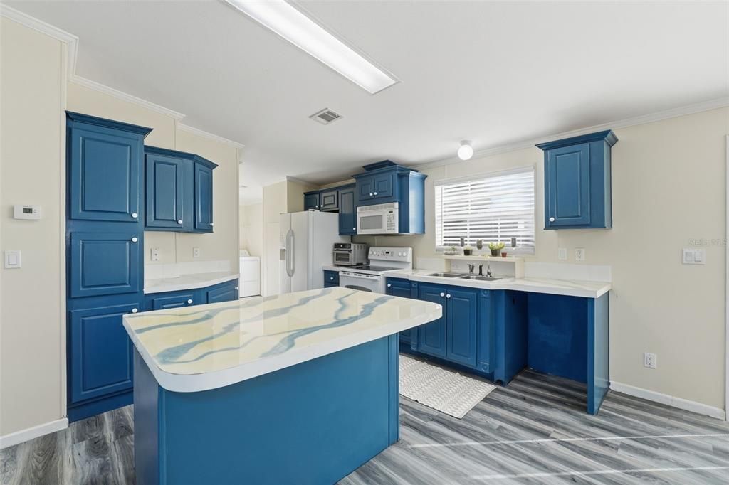 Activo con contrato: $285,000 (2 camas, 2 baños, 1404 Pies cuadrados)