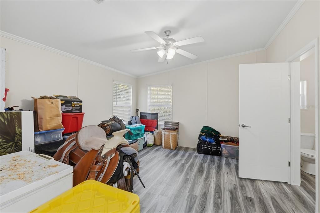 Activo con contrato: $285,000 (2 camas, 2 baños, 1404 Pies cuadrados)