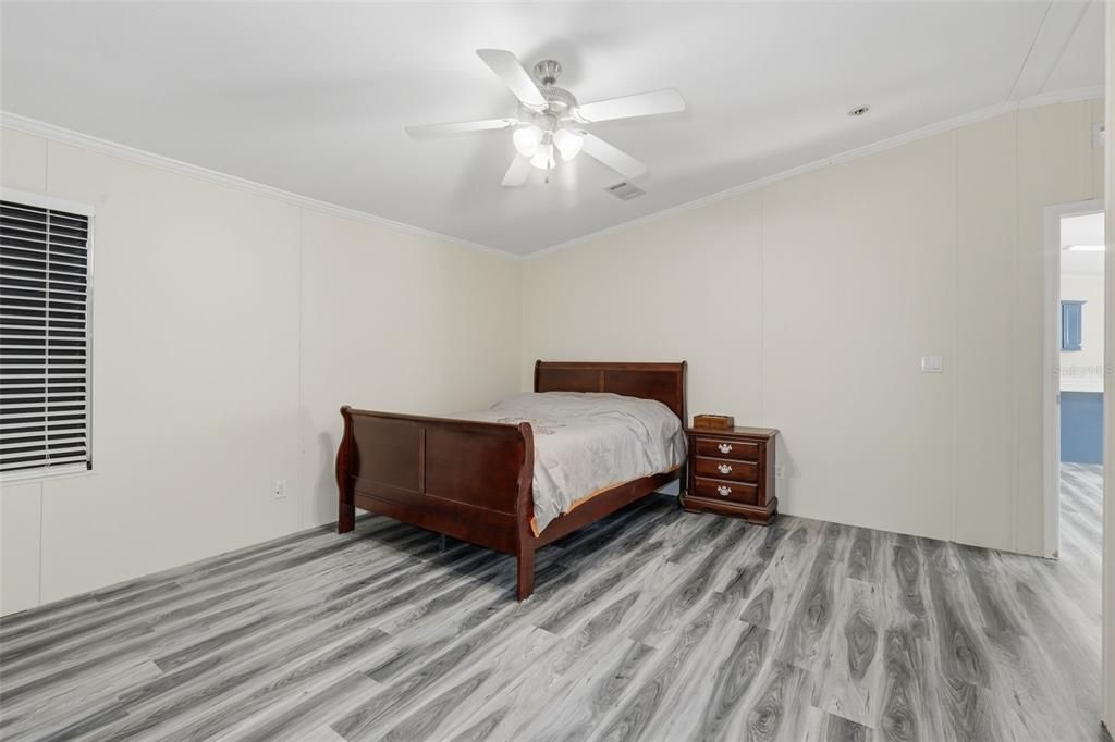 Activo con contrato: $285,000 (2 camas, 2 baños, 1404 Pies cuadrados)