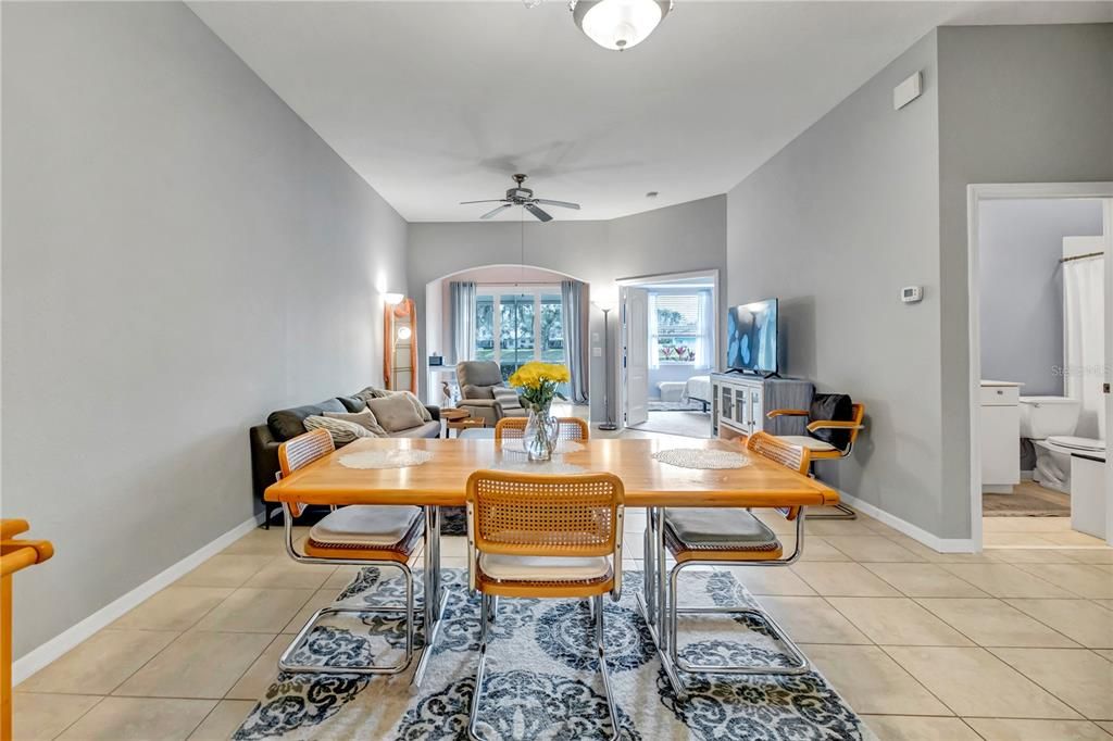 На продажу: $249,900 (3 спален, 2 ванн, 1466 Квадратных фут)