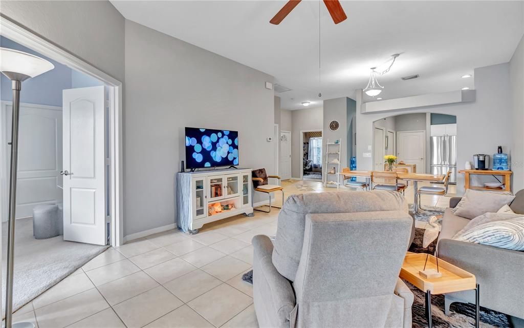 На продажу: $249,900 (3 спален, 2 ванн, 1466 Квадратных фут)