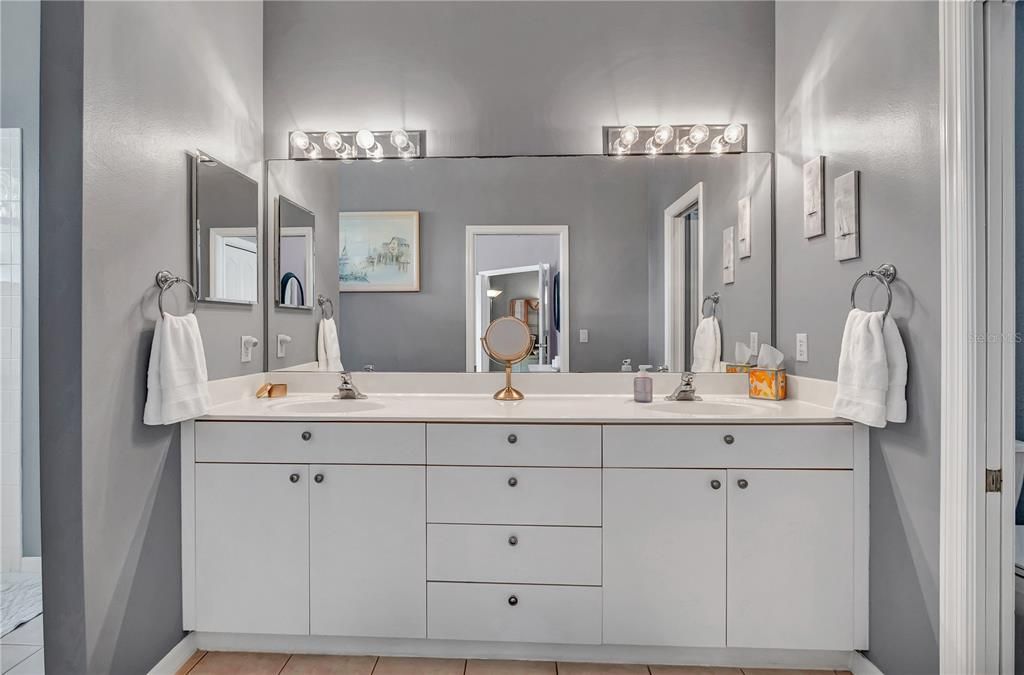 На продажу: $249,900 (3 спален, 2 ванн, 1466 Квадратных фут)