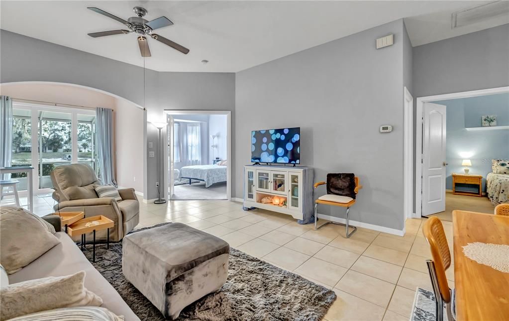 На продажу: $249,900 (3 спален, 2 ванн, 1466 Квадратных фут)