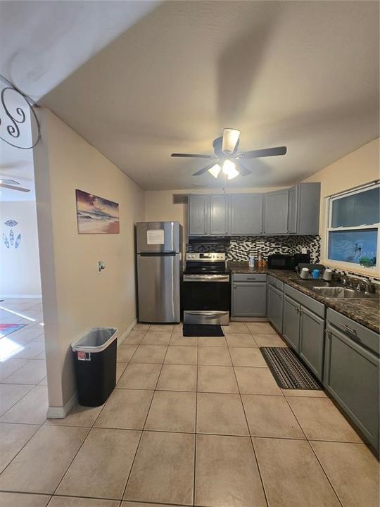 For Rent: $2,375 (3 beds, 2 baths, 1181 Square Feet)