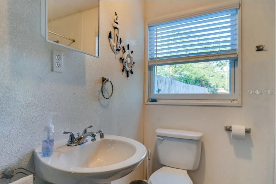 For Rent: $2,375 (3 beds, 2 baths, 1181 Square Feet)