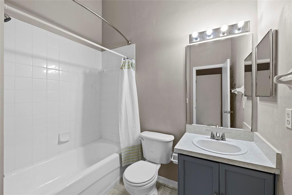 待售: $242,000 (3 贝兹, 3 浴室, 1412 平方英尺)