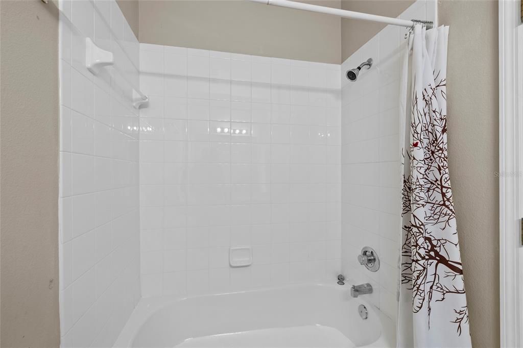 待售: $242,000 (3 贝兹, 3 浴室, 1412 平方英尺)