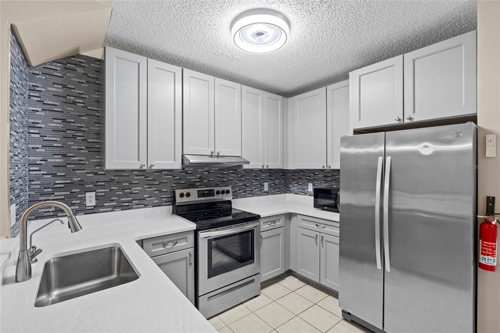 待售: $242,000 (3 贝兹, 3 浴室, 1412 平方英尺)