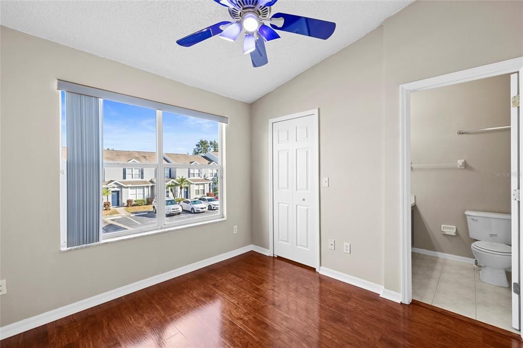 待售: $242,000 (3 贝兹, 3 浴室, 1412 平方英尺)