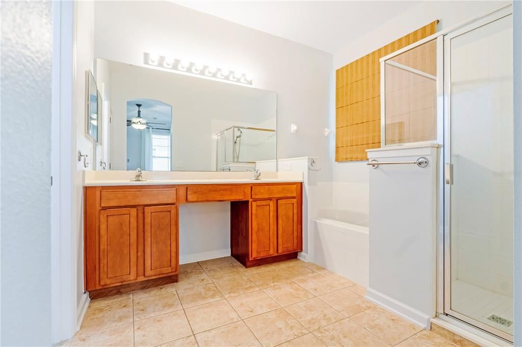 For Sale: $374,900 (3 beds, 2 baths, 1894 Square Feet)