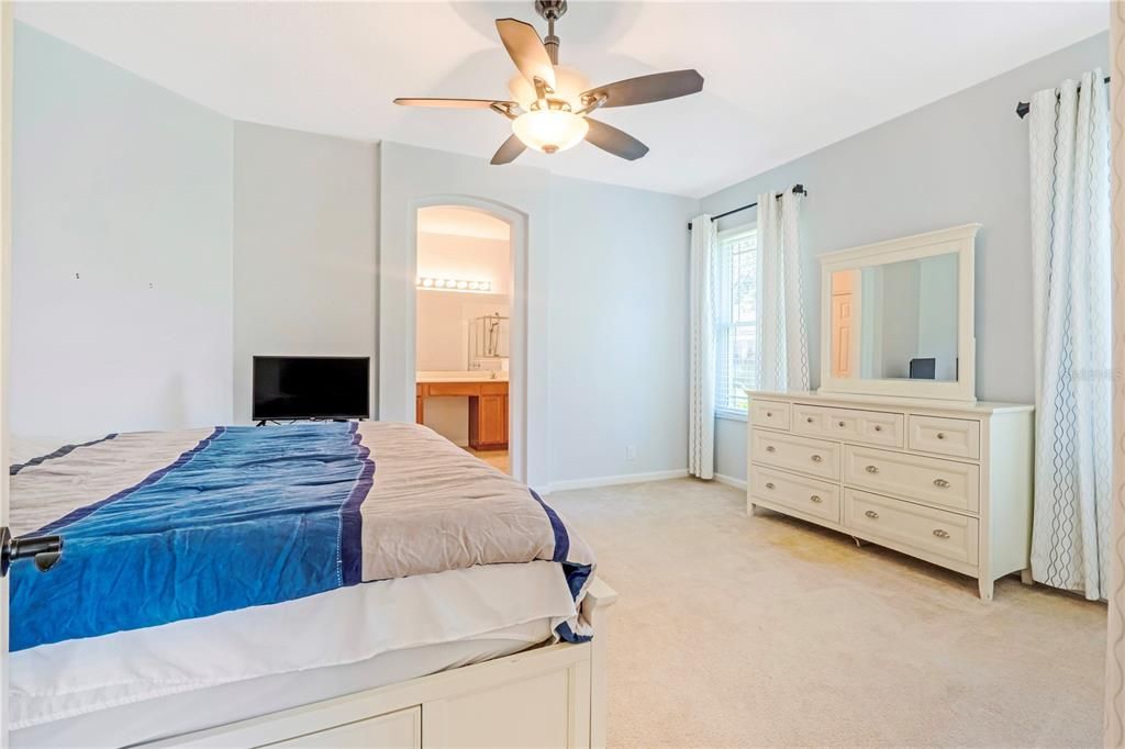 For Sale: $374,900 (3 beds, 2 baths, 1894 Square Feet)