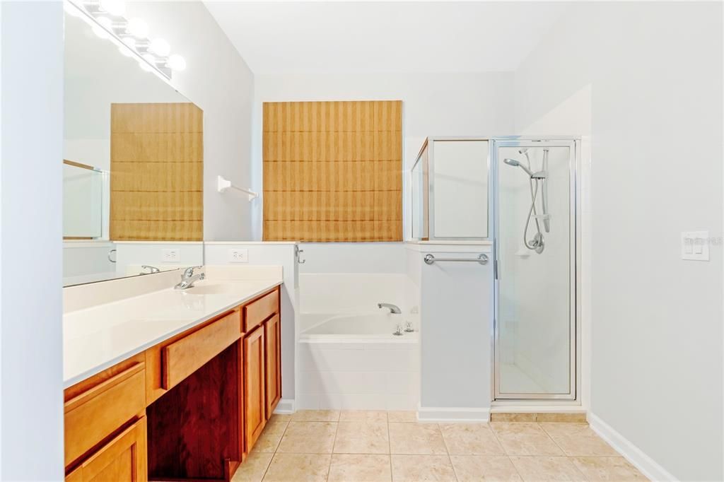 For Sale: $374,900 (3 beds, 2 baths, 1894 Square Feet)