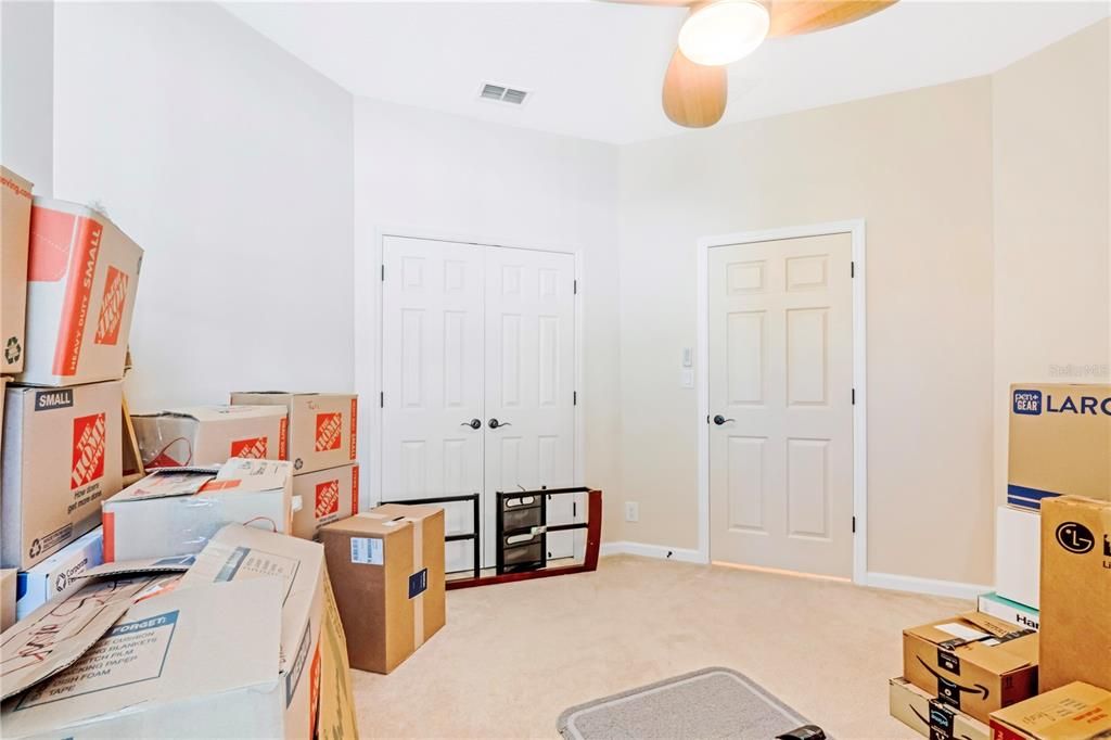 For Sale: $374,900 (3 beds, 2 baths, 1894 Square Feet)