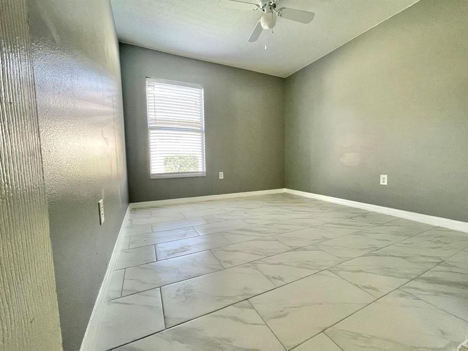 For Rent: $2,000 (3 beds, 2 baths, 1941 Square Feet)