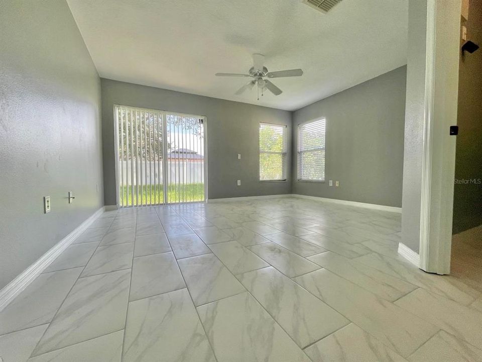 For Rent: $2,000 (3 beds, 2 baths, 1941 Square Feet)