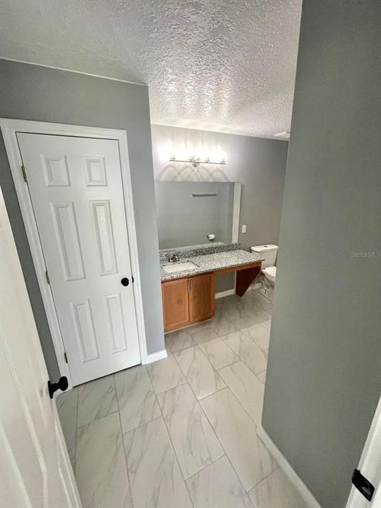 For Rent: $2,000 (3 beds, 2 baths, 1941 Square Feet)