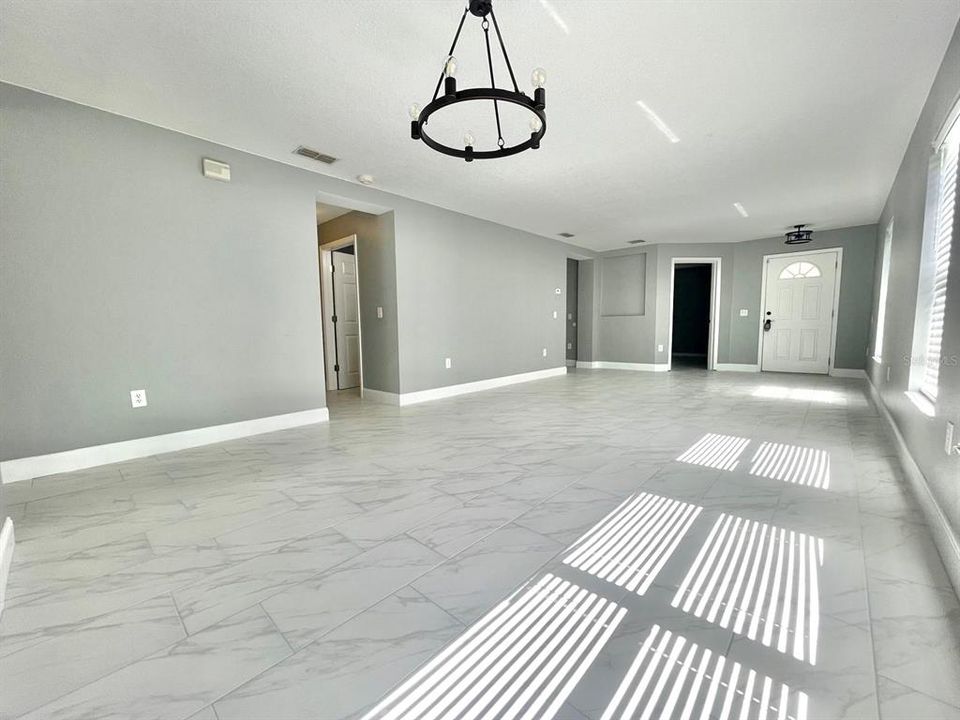 For Rent: $2,000 (3 beds, 2 baths, 1941 Square Feet)