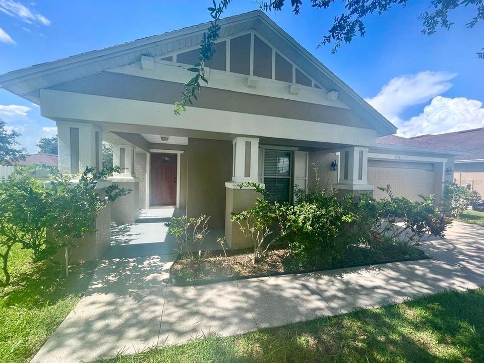 For Rent: $2,000 (3 beds, 2 baths, 1941 Square Feet)