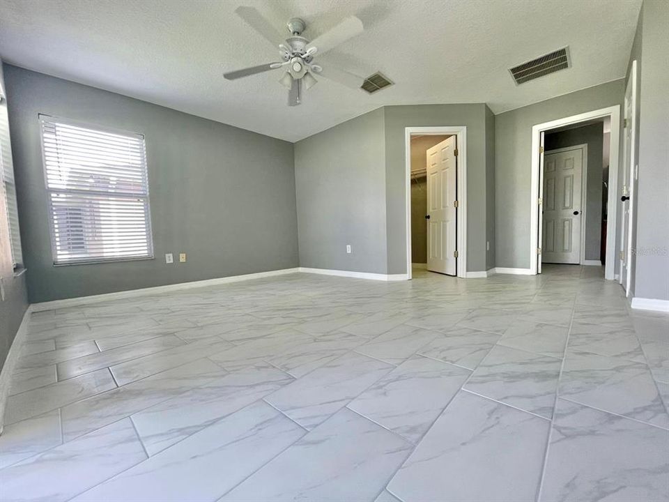 For Rent: $2,000 (3 beds, 2 baths, 1941 Square Feet)