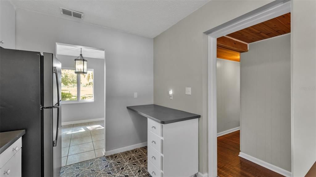 Activo con contrato: $269,900 (3 camas, 2 baños, 1212 Pies cuadrados)