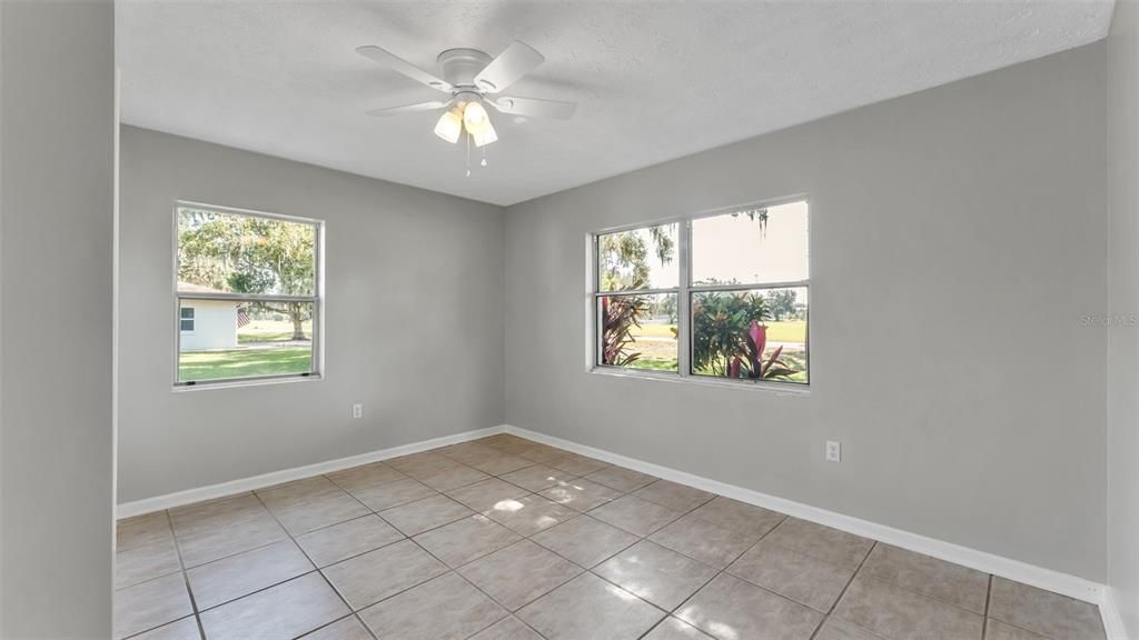 Activo con contrato: $269,900 (3 camas, 2 baños, 1212 Pies cuadrados)