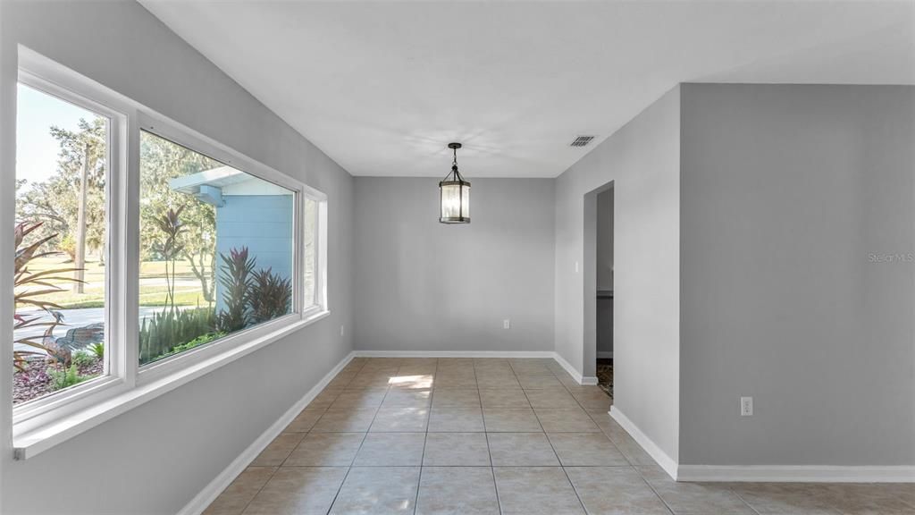 Activo con contrato: $269,900 (3 camas, 2 baños, 1212 Pies cuadrados)