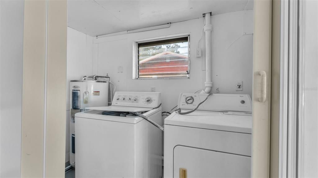 Activo con contrato: $269,900 (3 camas, 2 baños, 1212 Pies cuadrados)