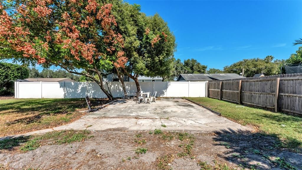 Activo con contrato: $269,900 (3 camas, 2 baños, 1212 Pies cuadrados)