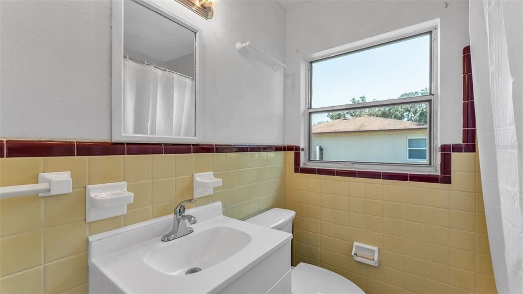 Activo con contrato: $269,900 (3 camas, 2 baños, 1212 Pies cuadrados)