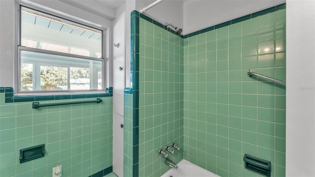 Activo con contrato: $269,900 (3 camas, 2 baños, 1212 Pies cuadrados)