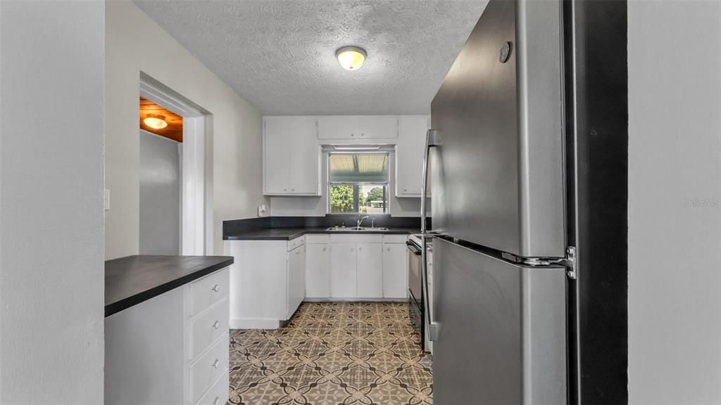 Activo con contrato: $269,900 (3 camas, 2 baños, 1212 Pies cuadrados)