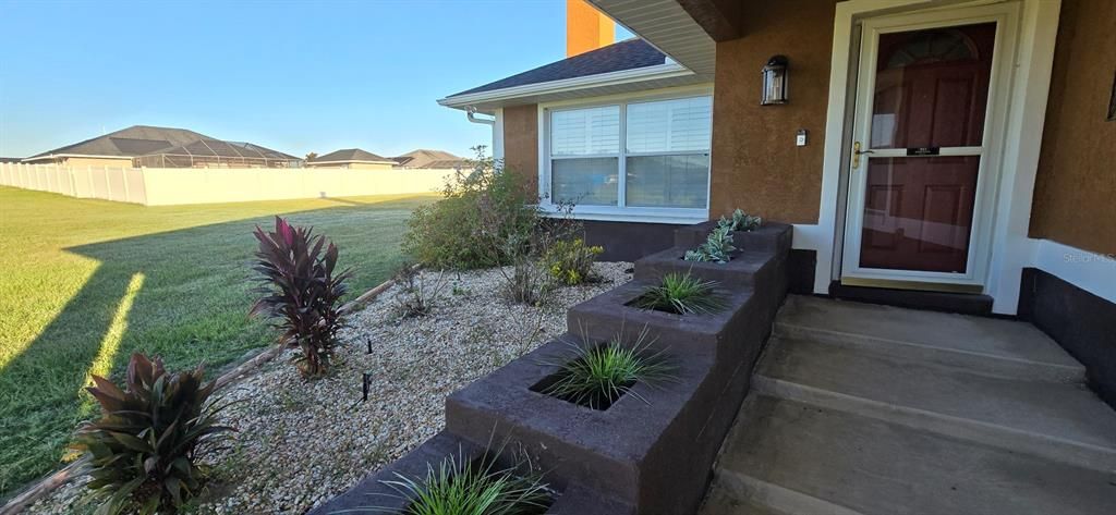 For Rent: $2,400 (3 beds, 2 baths, 2892 Square Feet)