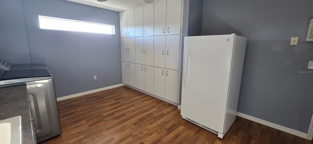 For Rent: $2,400 (3 beds, 2 baths, 2892 Square Feet)