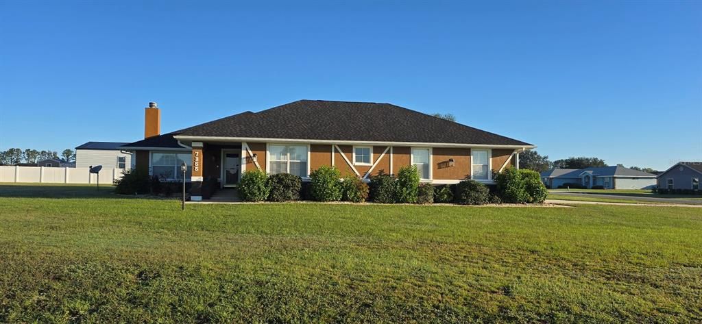 For Rent: $2,400 (3 beds, 2 baths, 2892 Square Feet)