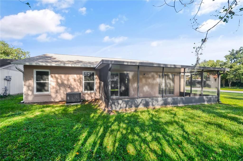 Active With Contract: $390,000 (3 beds, 2 baths, 1540 Square Feet)