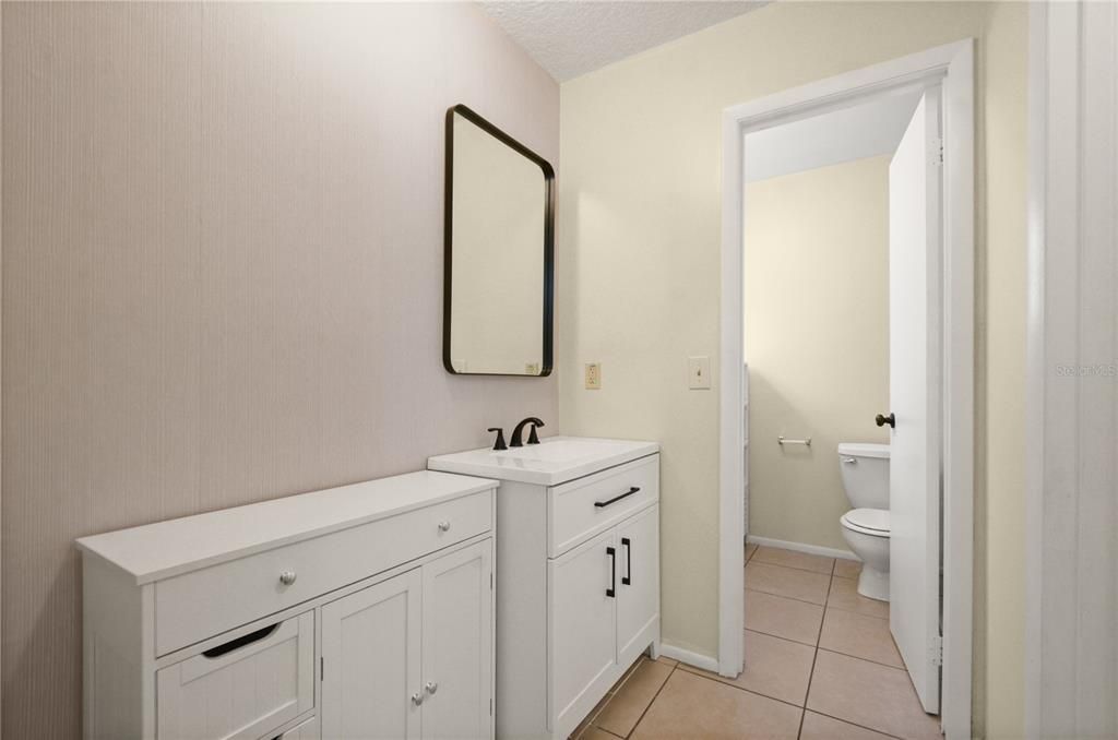 Active With Contract: $390,000 (3 beds, 2 baths, 1540 Square Feet)