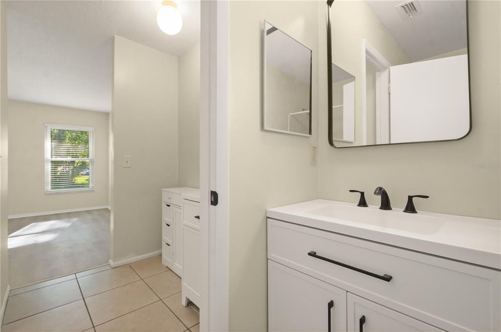 Active With Contract: $390,000 (3 beds, 2 baths, 1540 Square Feet)