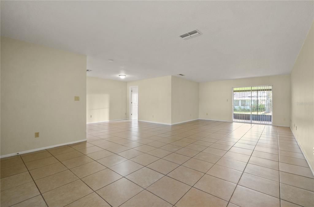 Active With Contract: $390,000 (3 beds, 2 baths, 1540 Square Feet)