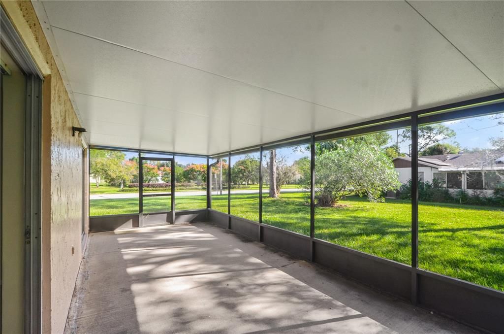 Active With Contract: $390,000 (3 beds, 2 baths, 1540 Square Feet)